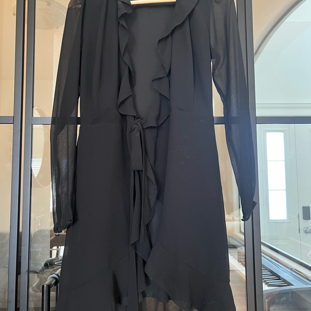 Wilfred Elegant Black Ruffle Long Sleeve Dress